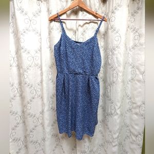 Old Navy blue & white patterned sundress